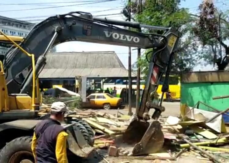 Ratusan Lapak PKL di Bubulak dan Situ Gede Dibongkar Paksa