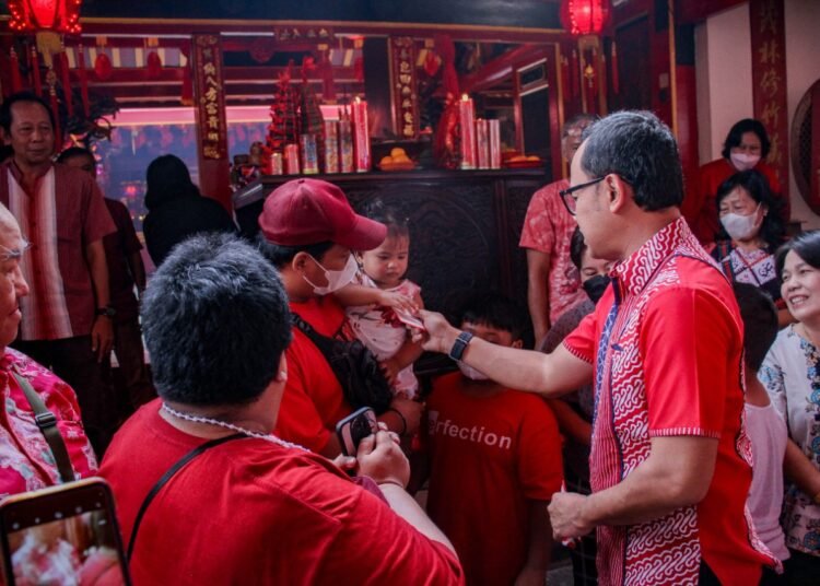 Imlek 2023, Bima Arya Silaturahmi Dengan Keluarga Besar Vihara Dhanagun