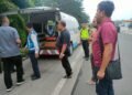 Diduga Sakit Seorang Pengemudi Truk Meninggal Dunia di Gate Tol Sentul Utara 2