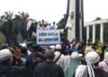 Ratusan Umat Muslim di Bogor Mengutuk Keras Pembakaran Al Quran di Swedia