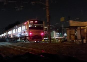 Saat Kejadian Traffic Commuterline Sedang Padat, Ini Kata Petugas Palang Perlintasan Kebon Pedes