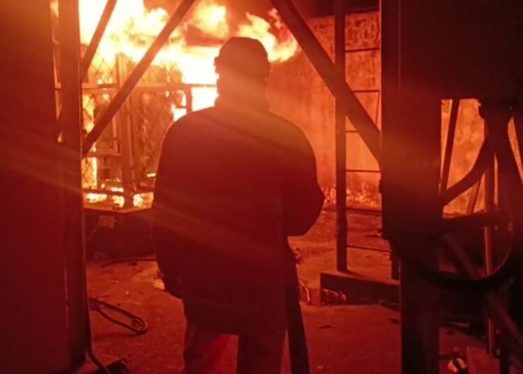 Korslet, Genset Tower di Kp. Wangun Ludes Terbakar