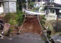 Jembatan Ambruk, Akses Warga di Muarasari Terputus