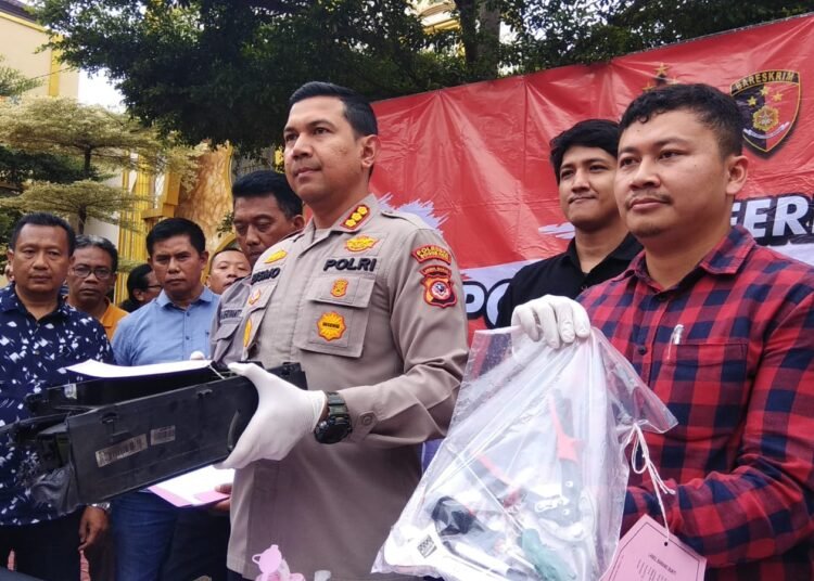 Polisi Ringkus 2 Pembobol ATM Minimarket di Perumahan Bogor Permai