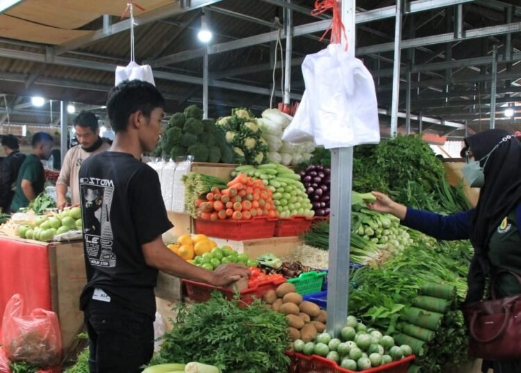 Ratusan Pedagang Pasar Jambu Dua Mulai Pindah ke TPS