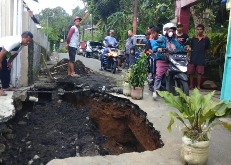 Gercep, DPUPR Targetkan 3 Hari Perbaikan Amblesnya Jalan Ledeng