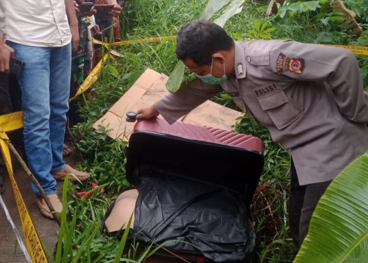 Warga Tenjo Digegerkan Dengan Penemuan Mayat Dalam Koper