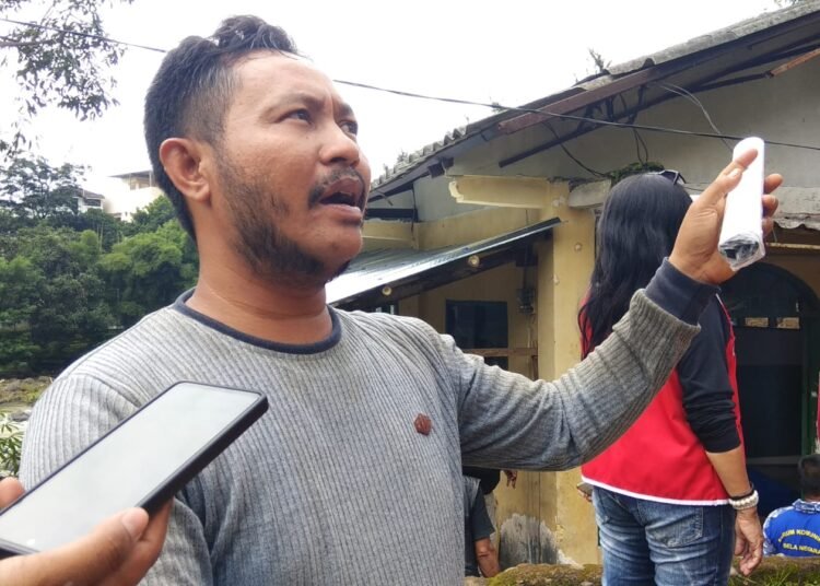 Cerita Keluarga Korban Tertimbun Longsor di Empang, “Ayahnya Ingin Lihat Anaknya”