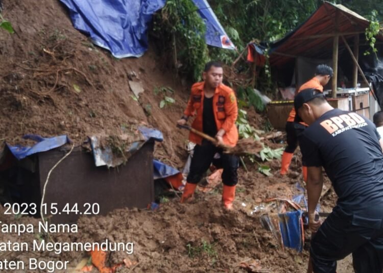 Sempat Ditutup Akibat Longsor, Akses Jalur Curug Cilember Bisa Dilalui Kendaraan Kembali