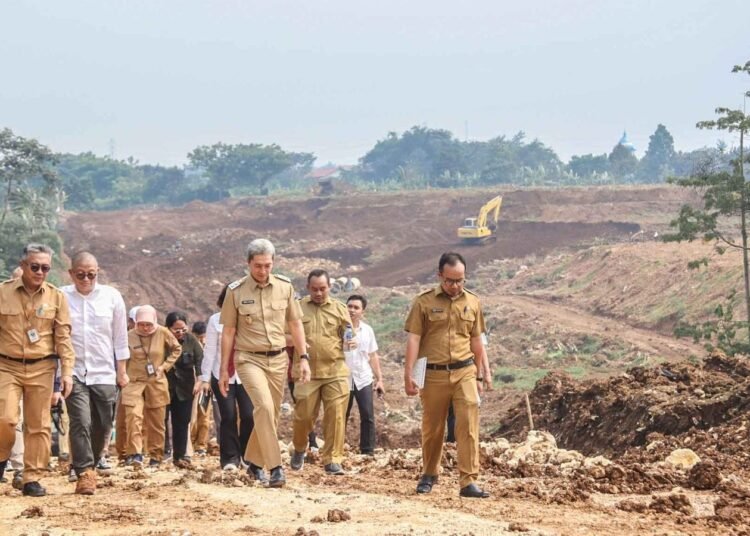 Wakil Wali Kota Dedie A Rachim meninjau proyek pengerjaan jalan baru di Kelurahan Katulampa