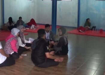 Puluhan Warga Terdampak Longsor di Empang Diungsikan ke Masjid Sekolah Terdekat