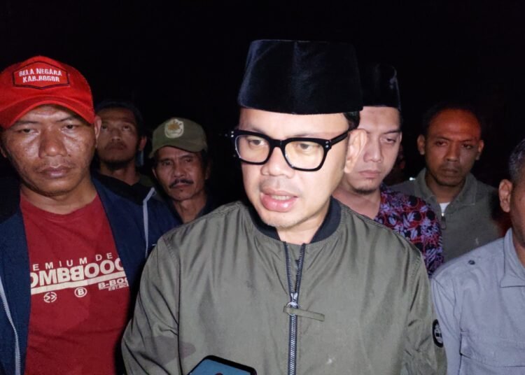 Wali Kota Bogor Bima Arya Sugiarto usai mendatangi rumah duka korban kecelakaan