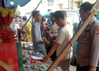 Razia Petasan yang dilakulan Aparat Polresta Bogor Kota di Jalan Dewi Sartika, Kota Bogor