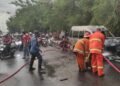 Angkot Hangus Terbakar di Jalan Raya Bogor