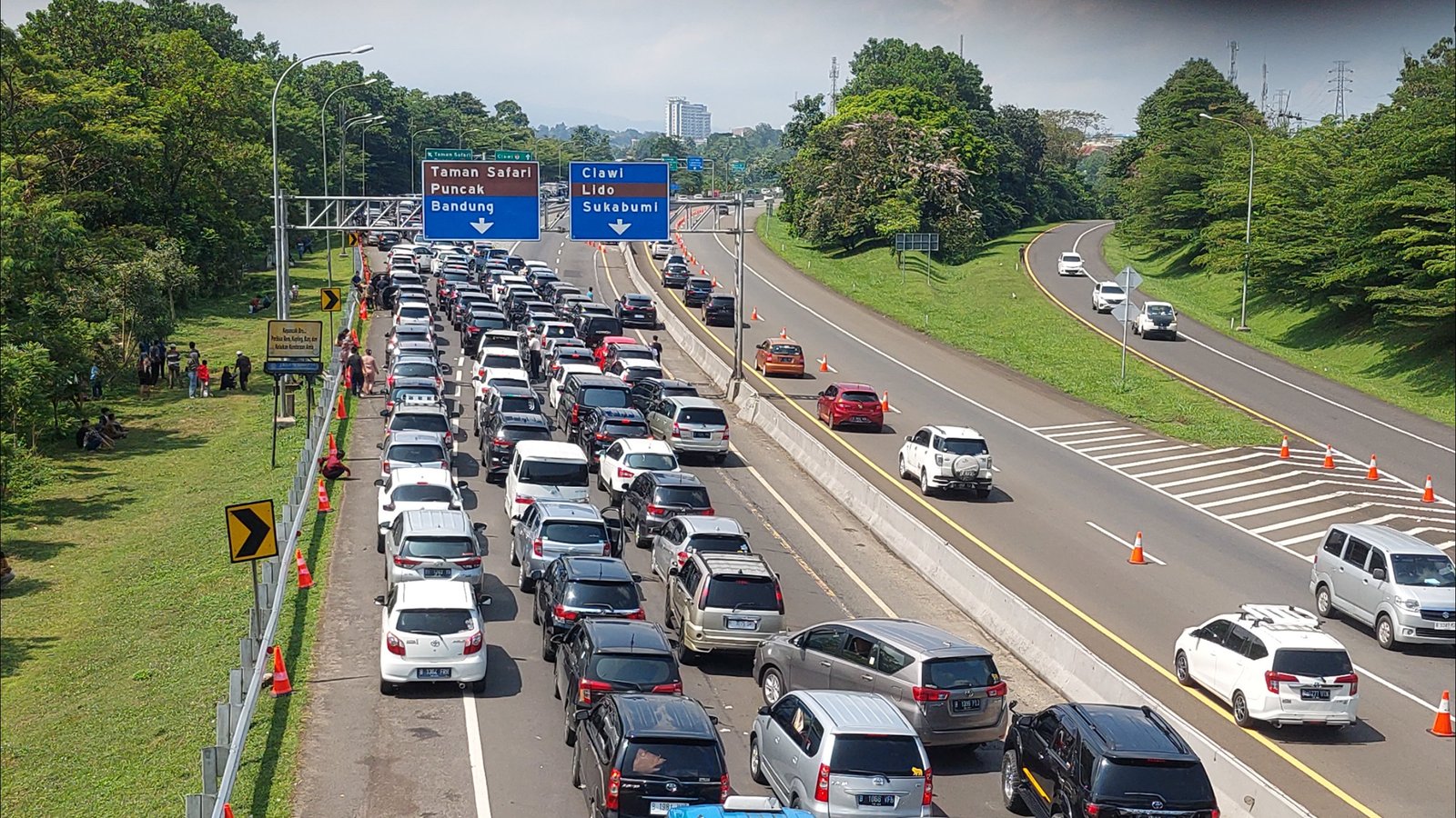 Jalur Puncak Bogor Satu Arah Ke Atas, Lalulintas Macet