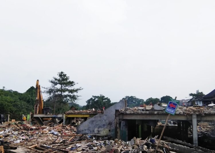 Jelang Dibangun, Pasar Jambu Dua Dibongkar