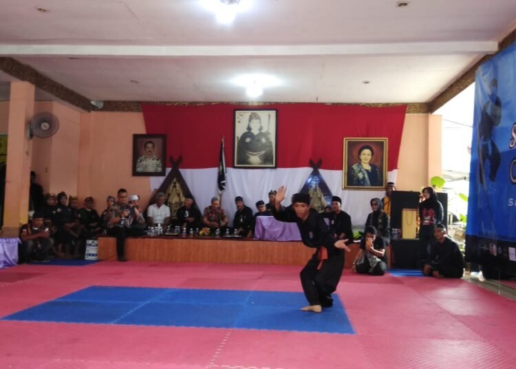 Puluhan Pesilat Unjuk Kemapuan Ibing Penca di Kota Bogor