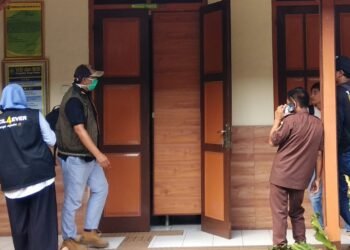 Sidang Perdana, Ibu Tukul Minta Maaf ke Ayah Arya Saputra