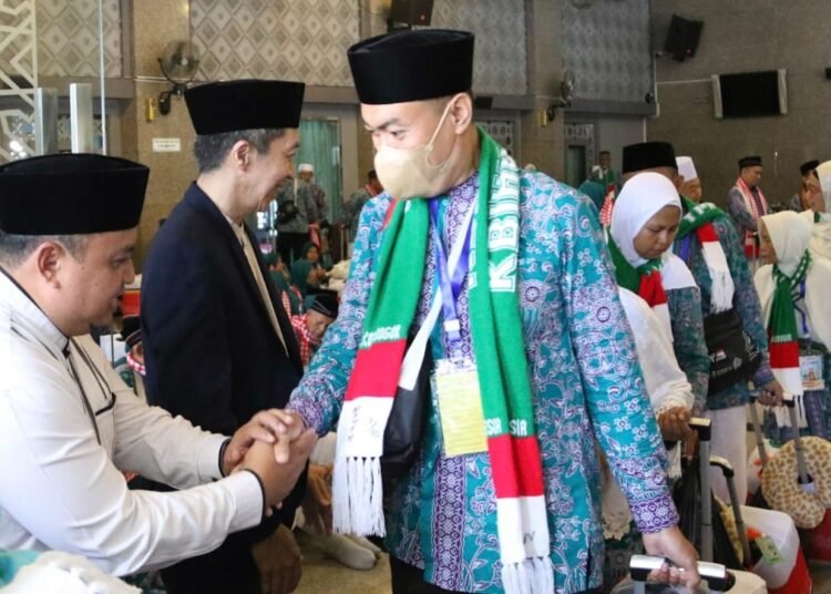 Calhaj Kota Bogor Berangkat ke Tanah Suci, Atang Doakan jadi Haji Mabrur