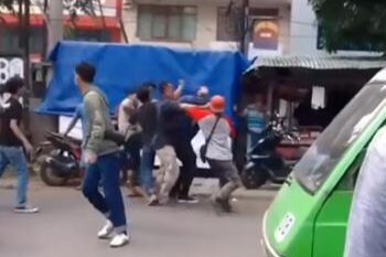 Sudah Diselingkuhi, Pria Ini Malah Digebuki Warga Karena Nyuri Perhiasan Pacarnya