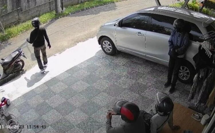 Ditinggal Pergi Keluar Kota, Sebuah Rumah di Ciomas Disatroni Kawanan Prampok