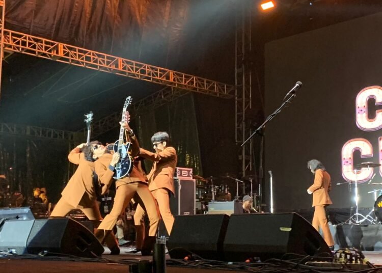 Aksi Panggung The Changcuter Bikin Penonton Pesta Bebas Berselancar Kegilaan