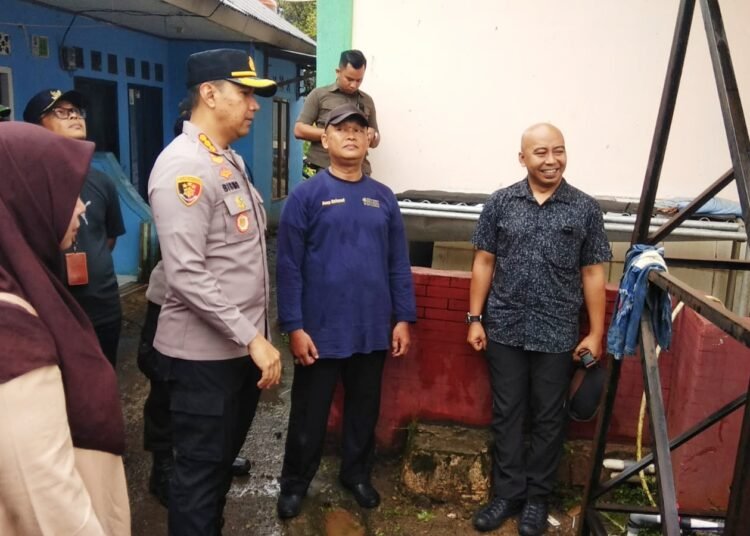 Polresta Bogor Kota Bantu Pasang Instalasi Air Bersih, Warga Tak Lagi Antre