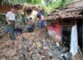 Diguyur Hujan Deras, TPT di Tegallega Ambrol Timpa Rumah Warga