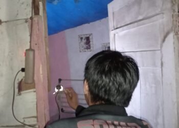 Belasan Atap Rumah Warga di Sukasari Tersapu Angin Kencang