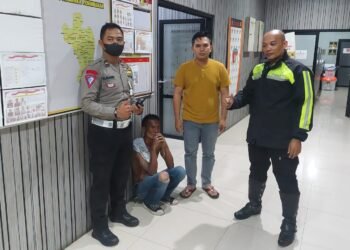 Mabuk, Pria Ini Diamankan Polisi Malak Pengendara Mobil Box