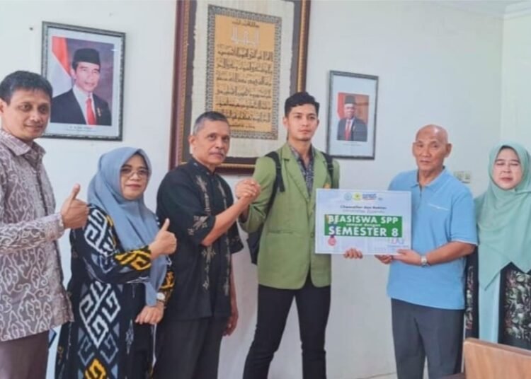 Berprestasi di Sea Games 2023 Kamboja, Mahasiwa FH Unida Diganjar Beasiswa Hingga Semester 8