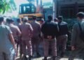 Garasi Liar di Lahan Fasum Dibongkar Paksa Satpol PP