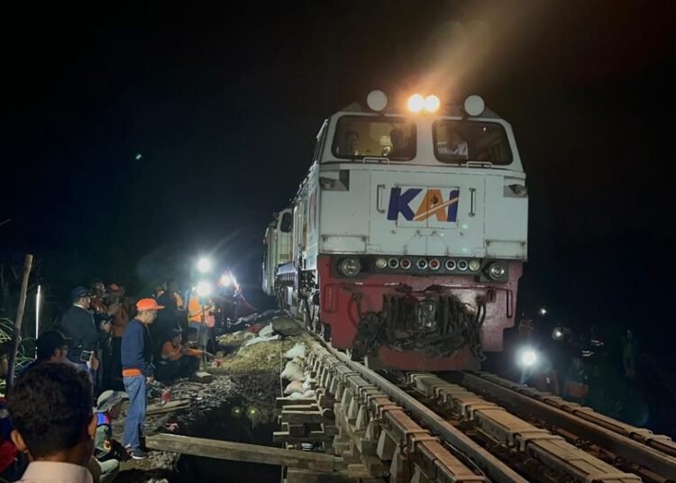 Usai Tertunda Akibat Longsor Di Cigombong KA Pangrango Kembali Beroperasi