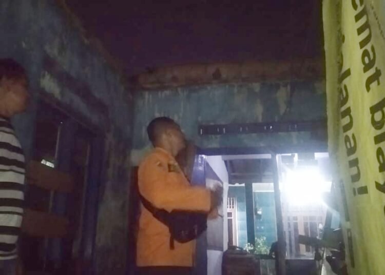 Diguyur Hujan, 2 Atap Rumah Warga Ambruk di Kota Bogor