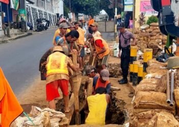 Tirta Pakuan Tangani Pipa Bocor di Jalur Ganda