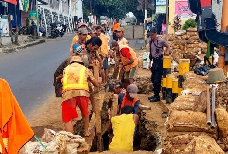Tirta Pakuan Tangani Pipa Bocor di Jalur Ganda