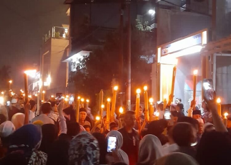 Sambut Tahun Baru Islam, Warga Pondok Rumput Pawai Obor Keliling Kampung