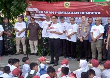 Meriahkan HUT Ke 78 RI dan Bangkitkan Rasa Nasionalisme, Pemkab Bogor Bagi-Bagi Bendera Merah Putih