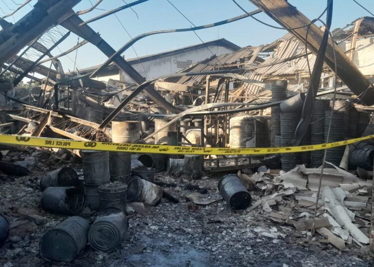 Pabrik Cat di Klapanunggal Hangus Dilahap Si Jago Merah