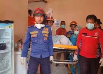 Kecelakaan saat Praktik Laboratorium, Damkar Potong Mesin Penggiling untuk Evakuasi Siswi SMKN