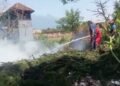 Sampah Terbakar Nyaris Menjalar Ke Rumah di Bojongkerta, Warga Bergerak Padamkan Api