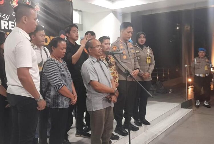 Polres Bogor Gelar Perkara Kasus Polisi Tembak Polisi, Keluarga Korban Dihadirkan