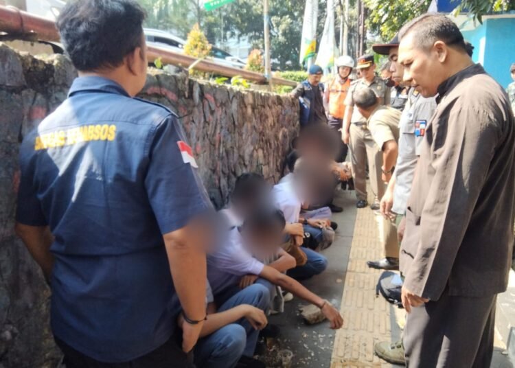 7 Pelajar Terjaring Razia saat Nongkrong di Jam Belajar