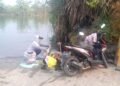 Kekeringan Melanda Desa Gunung Sari, Warga Terpaksa Cuci Pakaian Hingga Mobil di Sungai