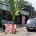 Tak Kunjung Diperbaiki, Warga Cinangka Tanam Pohon Pisang di Jalan Rusak