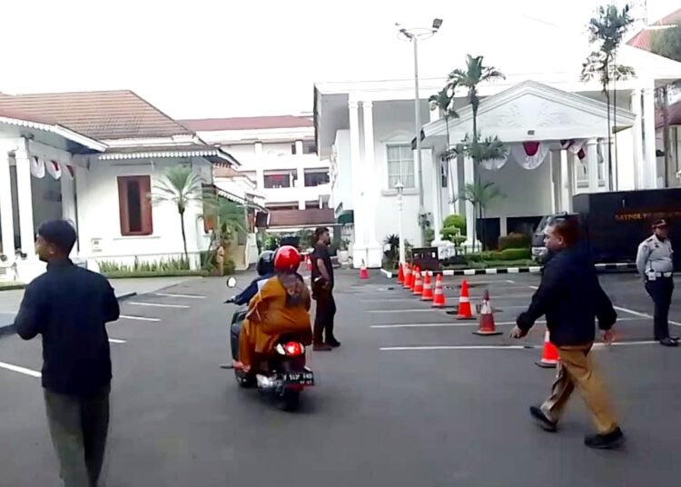 Hari Pertama Kebijakan 4 In 1, Balaikota Bogor Sepi Kendaraan