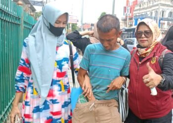 Kembali Minta-minta, Pengemis Jutawan Kini Dibawa Ke Rumah Sakit