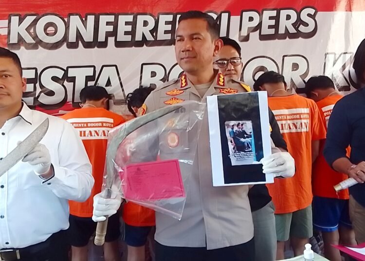 Viral Acungkan Cerulit Ke Angkot, Pelajar SMK Diamankan Polisi