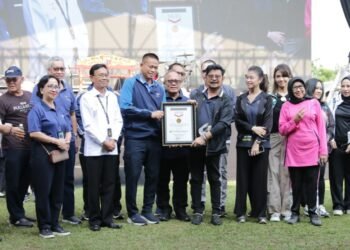 Minum Jamu Terbanyak Serentak di Indonesia Pecahkan Rekor MURI