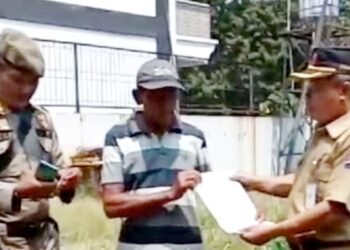 Ganggu Warga, Satpol PP Beri Sanksi Teguran Seorang Pria di Sindangbarang